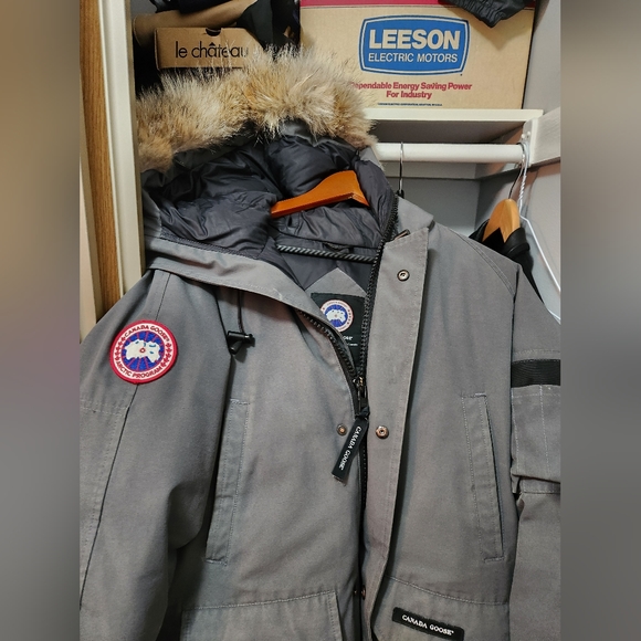 Canada goose jacket - Picture 3 of 3